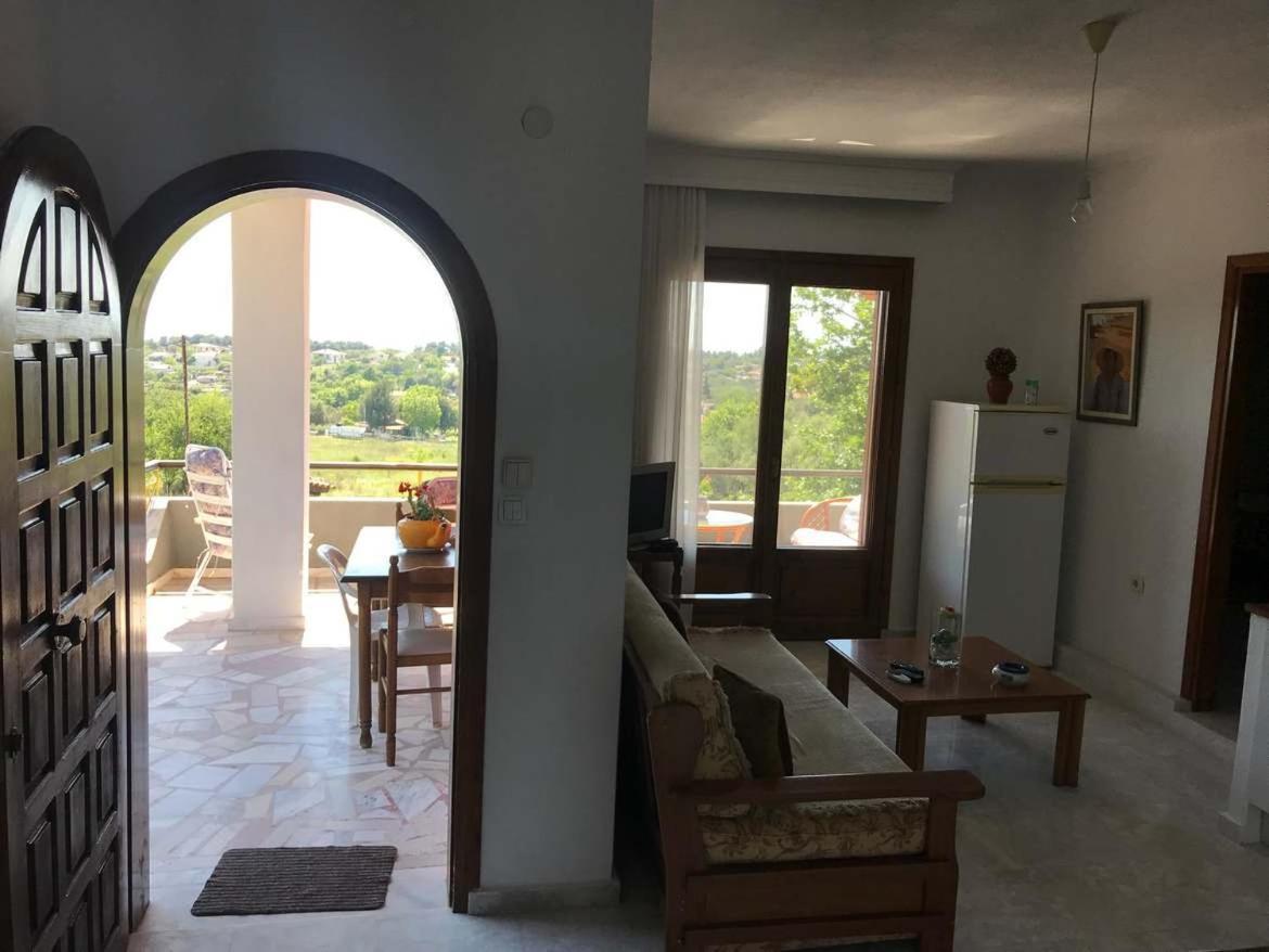 Great First Floor Appartment With View Nea Kallikrateia Exterior photo