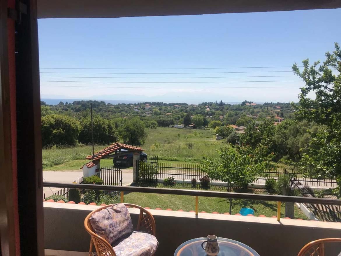 Great First Floor Appartment With View Nea Kallikrateia Exterior photo