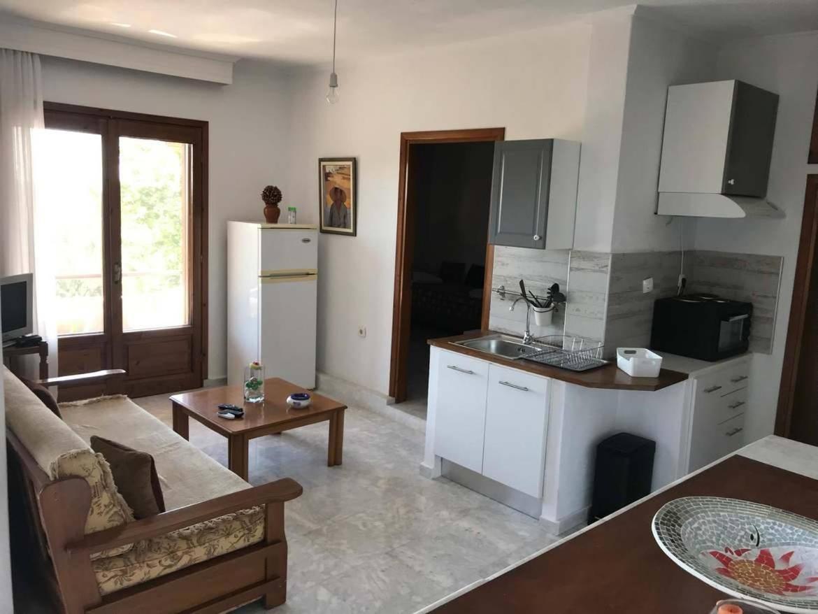 Great First Floor Appartment With View Nea Kallikrateia Exterior photo